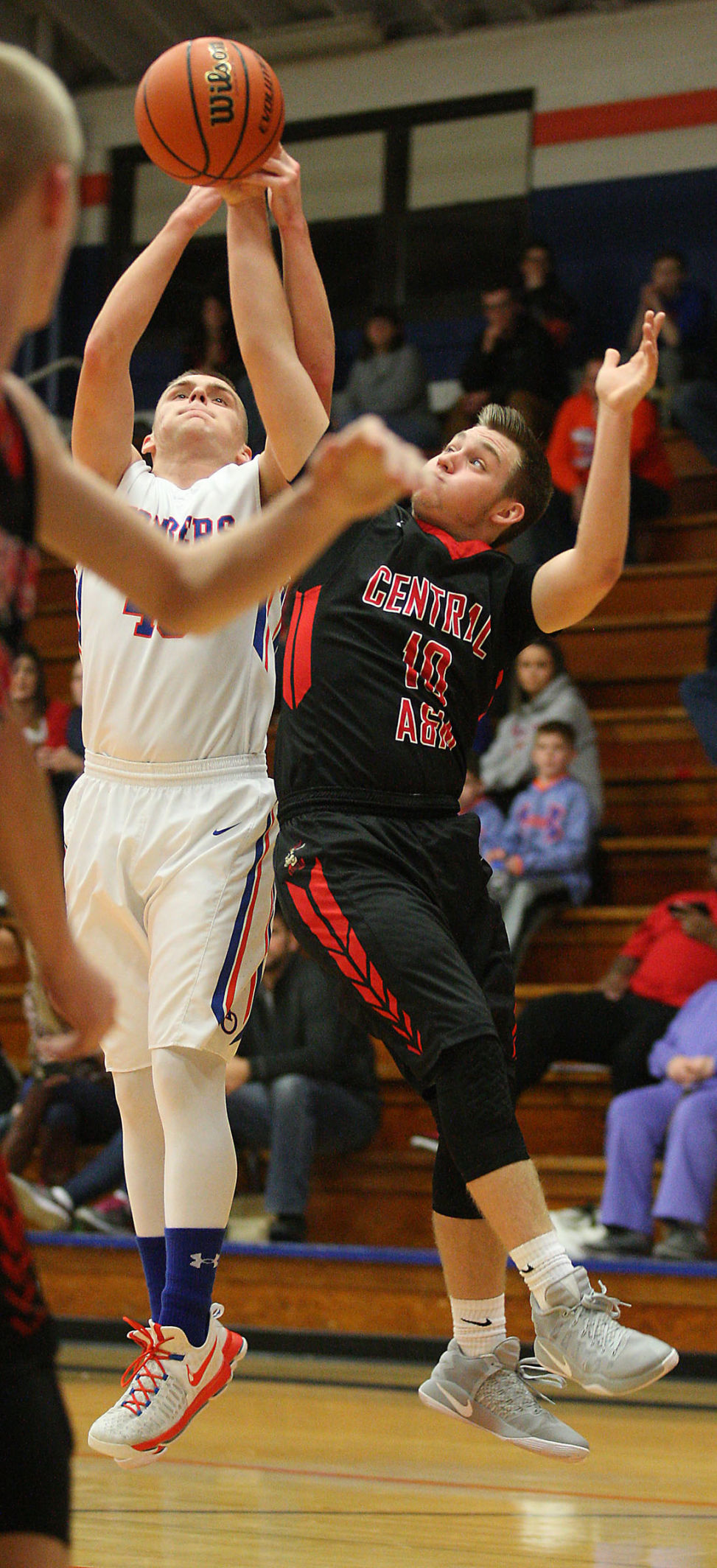 Argenta Oreana vs Central AM boys basketball 20 1.3.17.jpg
